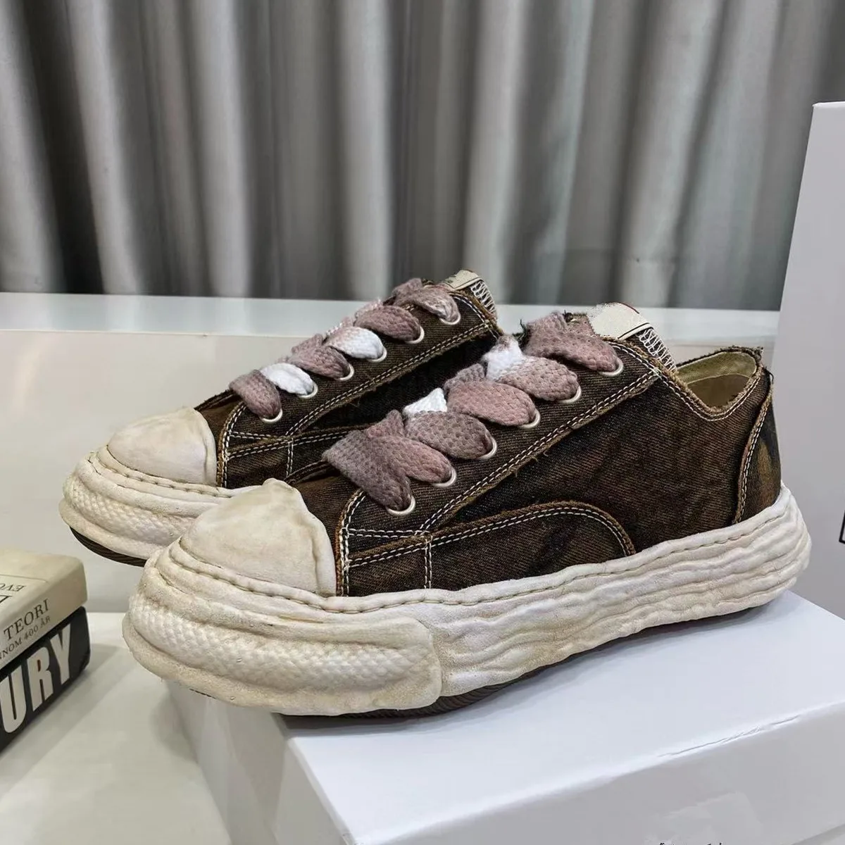 Sepatu Sneakers Pria Terbaru M - Leather Sneaker Care Kit ulasan dan harga